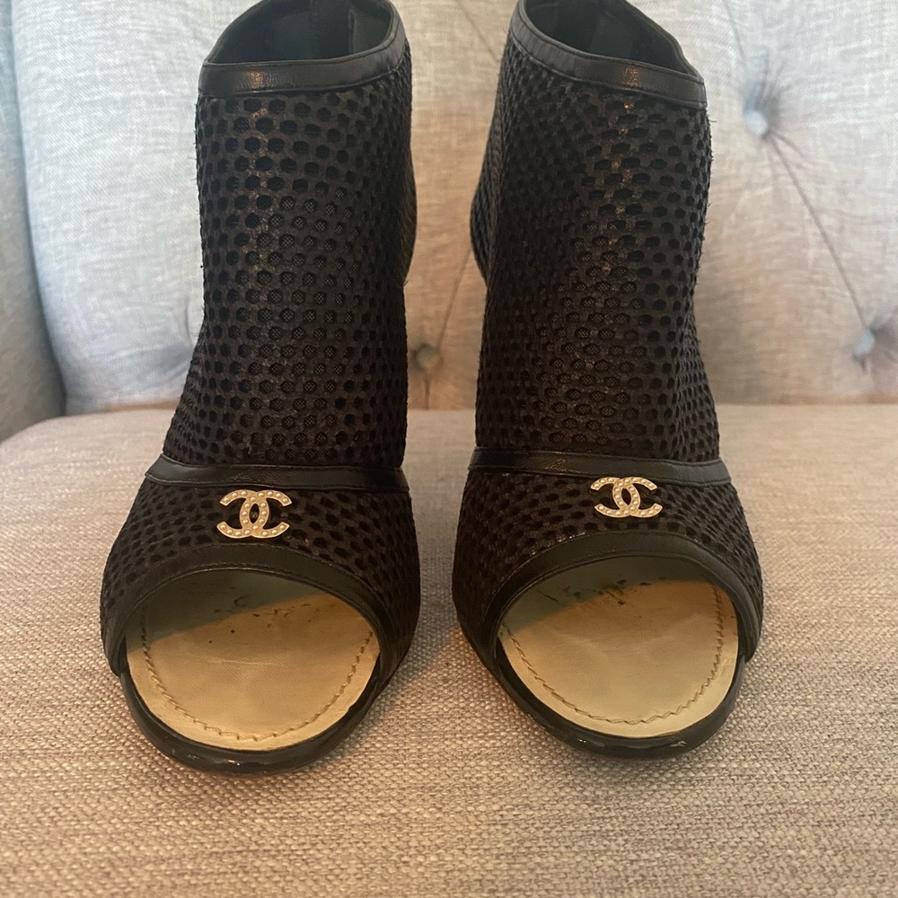 Authentic Chanel shoes heels. Vuitton gucci hermes